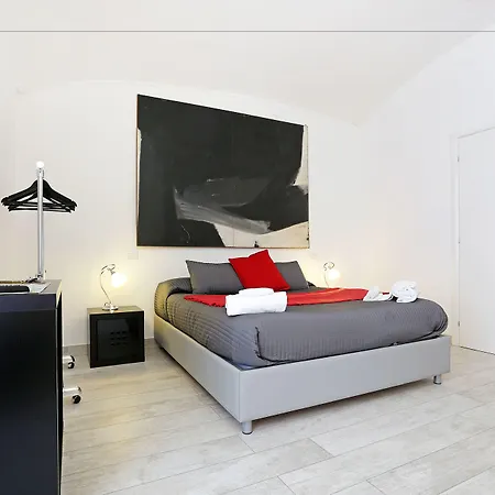 Houspitality Nero
