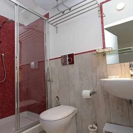 Houspitality Nero 3*