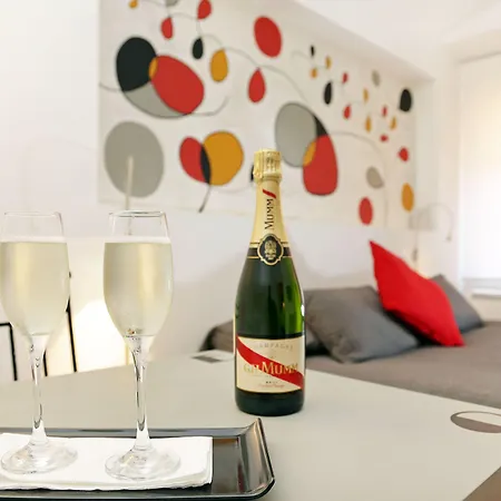 Houspitality Nero 3*