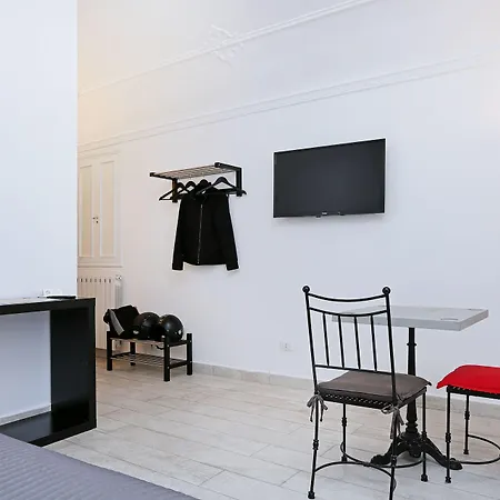 Houspitality Nero 3*