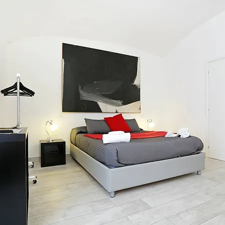 Houspitality Nero 2* Rome
