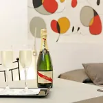 Houspitality Nero 3*