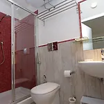 Houspitality Nero 3*